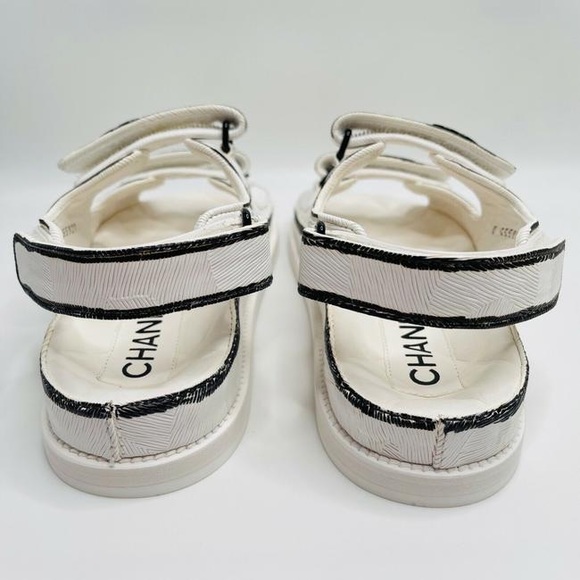 Chanel Dad Sandals NIB White Black Leather CC Logo Flats Strappy Sandals - Picture 5 of 9